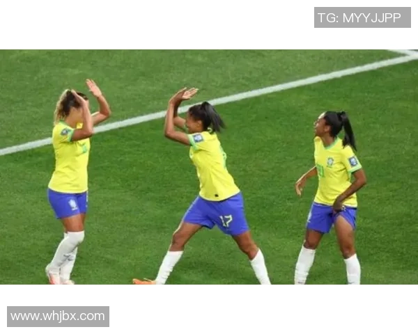 女足球星在赛场上展现非凡实力与风采成为全球关注的焦点彰显女性运动员的独特魅力